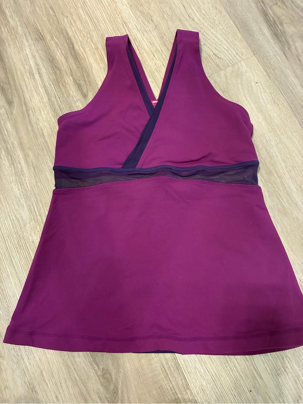 Lululemon Deep Breath Tank top V-Neck Athletic Tank with Mesh Waistband